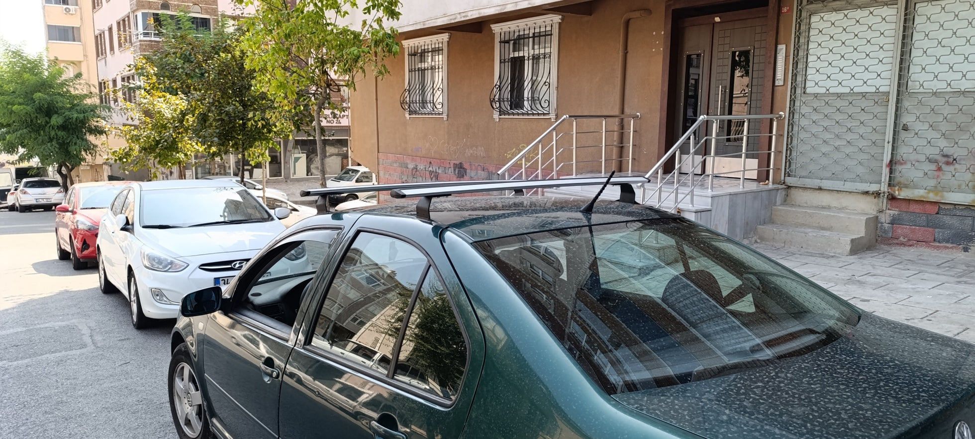 For Volkswagen Bora Sedan Roof Rack Cross Bar, Metal Bracket, Silver 1998-2005 For Volkswagen Bora Sedan Roof Rack Cross Bar, Metal Bracket, Silver 1998-2005